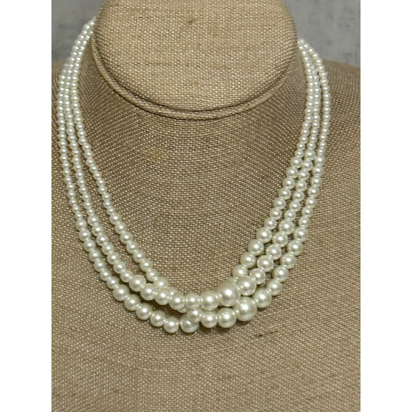 Vintage Faux Pearl Layered Necklace 3 Rows Adjustable 16-18 inches - Picture 2 of 6